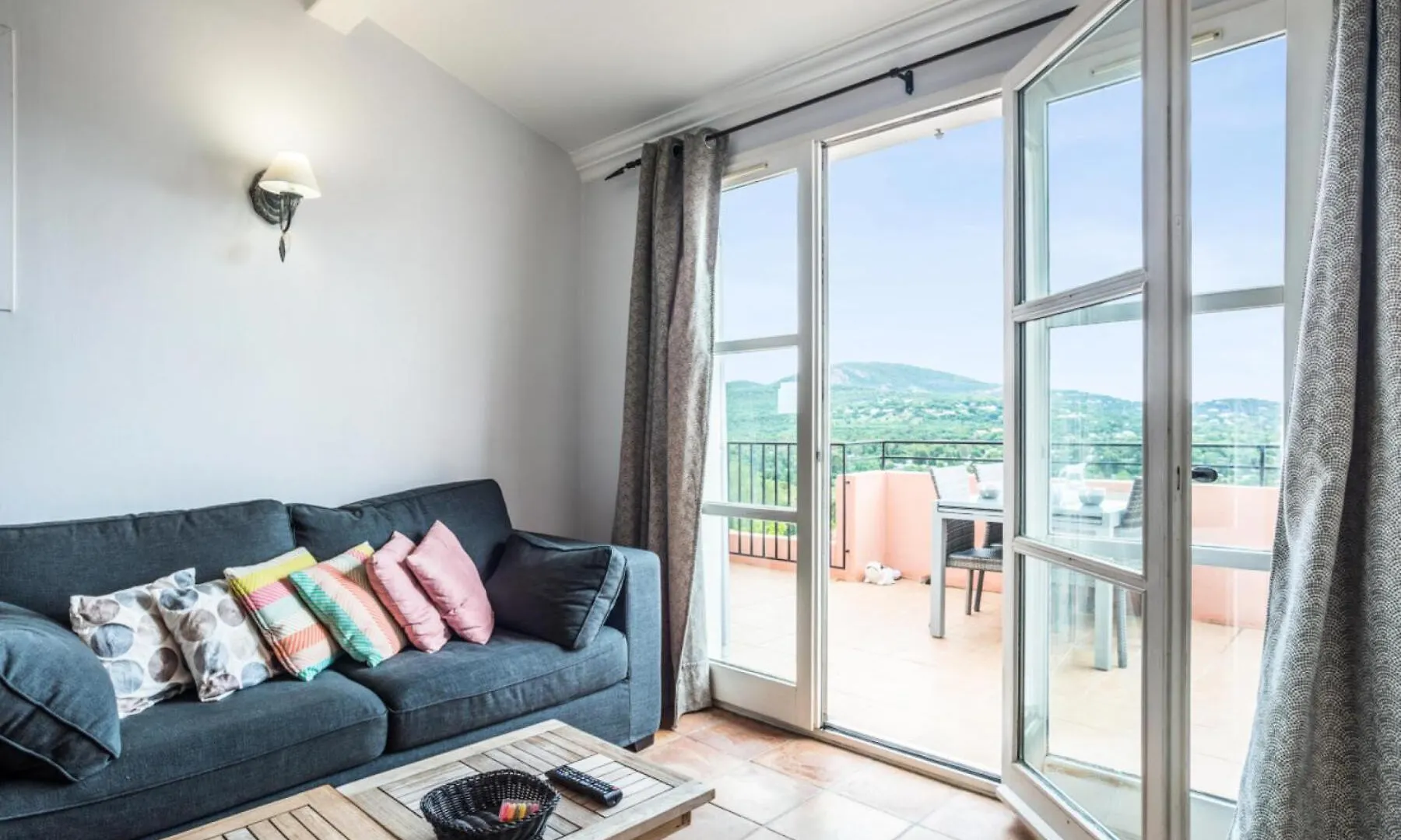 Les Bastides Aux Restanques Du Golfe De St Tropez - Maeva Home - Bastide 3 Pieces 6 Personnes Avec Splendide Vue Mer - Prestige - Super Home Mae-2257 Grimaud 0*,  France